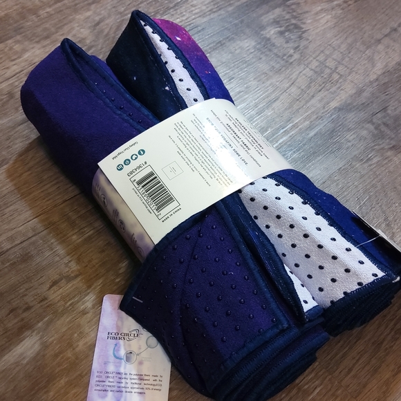 YOGAFINA 2-pack Skidless Yoga Mat Towels NWT - Picture 3 of 7